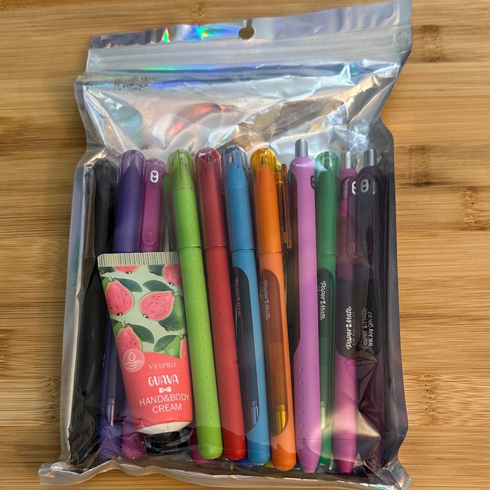 Vespro Multicolor Pen Set with Guava Hand Cream